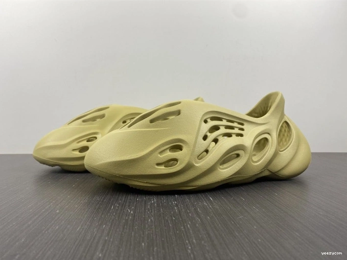 Sulfur GV6775 Foam RNNR Adidas Yeezy 1125